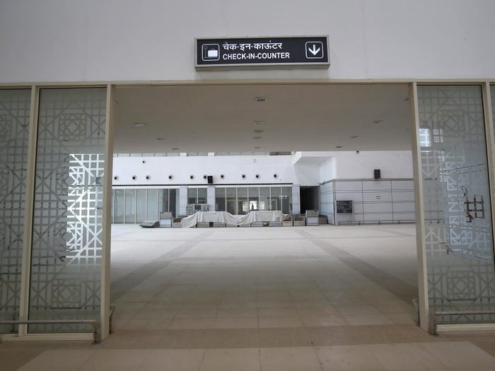 Jaisalmer là một trong hơn 200 sân bay được chính quyền Ấn Độ trước đây lên kế hoạch nhằm khuyến khích du lịch và thương mại tại các khu vực xa xôi của Ấn Độ.