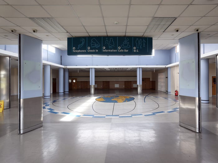 Sân bay Manston ở Anh đóng cửa vào năm 2014.