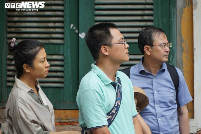 1 “choi” 17: phu huynh cang thang doi con thi vao lop 10 chuyen-Hinh-2