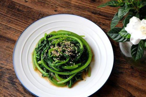 Chung mat ngu cao chay xa bay voi loai rau thuong an de nau