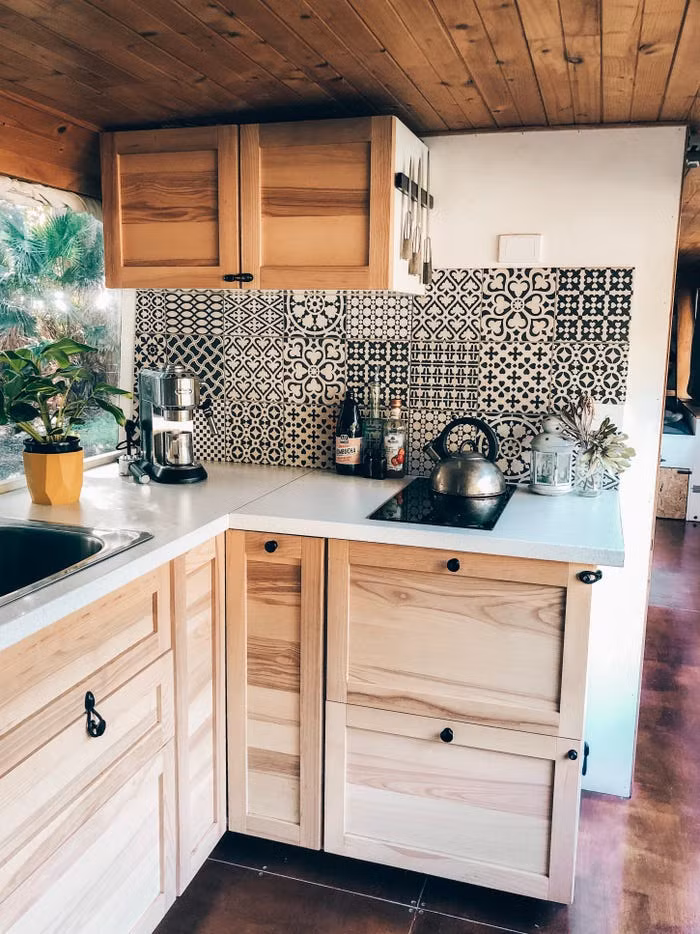 Cha me bien xe buyt thanh nha, dua con chu du khap dat nuoc-Hinh-5