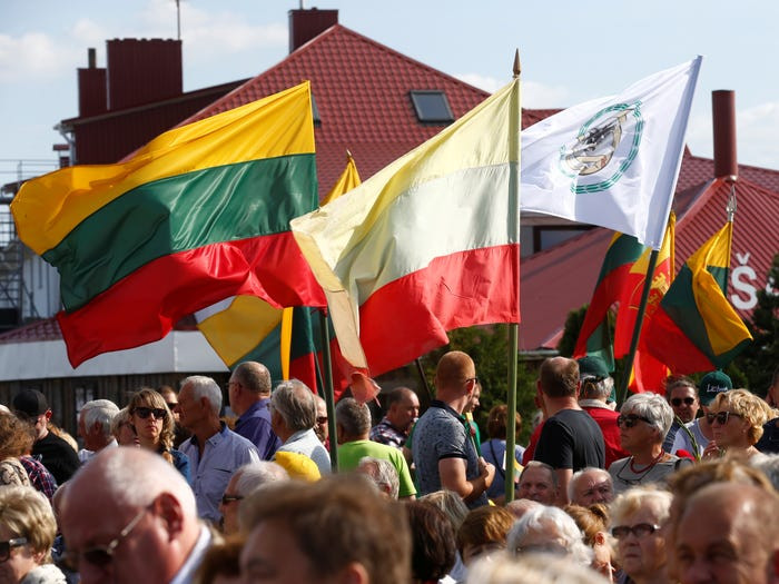 Dân số của Lithuania được dự báo sẽ giảm từ 2,7 triệu người vào 2020 xuống còn 2,1 triệu vào năm 2050. Tỷ lệ giảm là 22,1%.