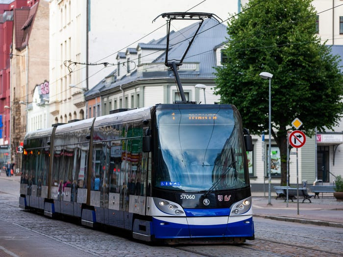 Dân số của Latvia dự kiến sẽ giảm từ 1,9 triệu vào năm 2020 xuống còn 1,5 triệu người vào năm 2050. Mức giảm là 21,6%.