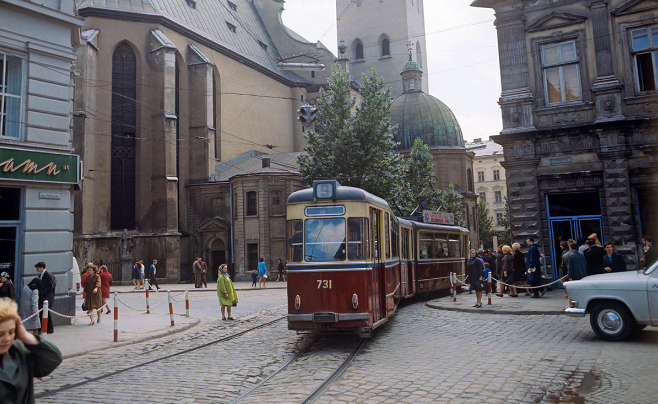 Quang cảnh thành phố Lviv, Ukraine, năm 1970. Lviv là một trong những trung tâm văn hóa lớn, được biết đến như một Paris thu nhỏ của Ukraine.
