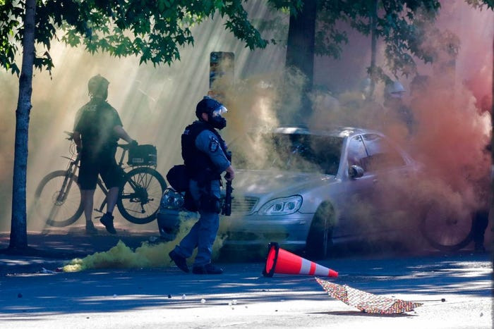 Tại Seattle, các cuộc biểu tình đã biến thành "bạo động".