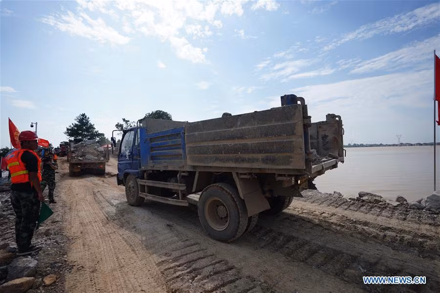 Hồ Bà Dương, hồ nước ngọt lớn nhất Trung Quốc và là lưu vực lớn của sông Trường Giang, trong lịch sử là khu vực thường xuyên bị lũ lụt.