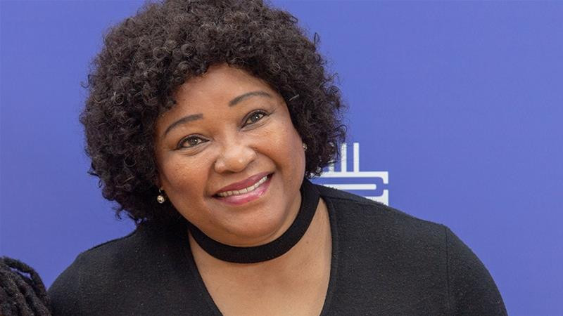 “Bà Zindzi sẽ không chỉ được nhớ đến như con gái của các anh hùng của chúng ta, Tata Nelson và Mama Winnie Mandela, mà còn là một nữ anh hùng đấu tranh theo cách riêng của bà ấy”, CNN dẫn lời bà Pandor. Ảnh: AJ. 