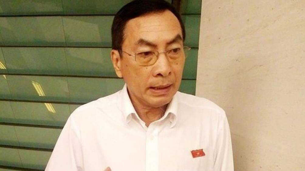 Hang loat can bo bi khoi to: Khong co chuyen “ha canh an toan“-Hinh-2