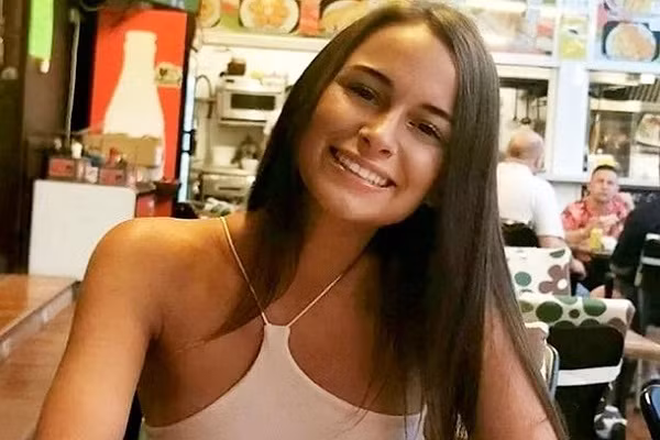 Tin nham ban than, co gai bi cuong hiep roi sat hai, giau xac