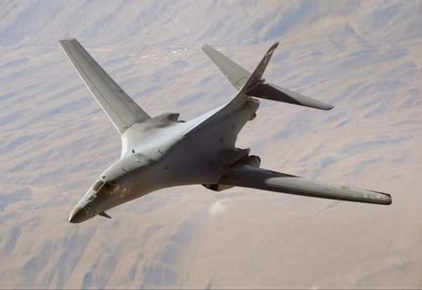 Ngoại trưởng Mỹ khẳng định sẽ sát cánh cùng cộng đồng quốc tế nhằm bảo vệ tự do hàng hải, tôn trọng chủ quyền và phản đối mọi động thái sử dụng sức mạnh ở Biển Đông và khu vực. "Chúng tôi chia sẻ các lợi ích sâu sắc và mang tính ràng buộc với nhiều đồng minh và đối tác, những bên từ lâu đã ủng hộ trật tự dựa trên luật pháp quốc tế".