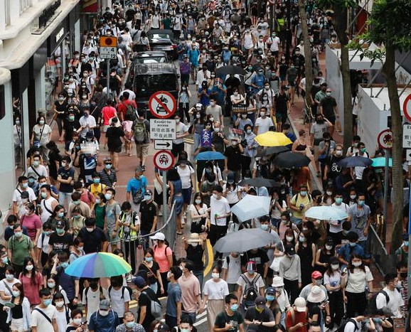 Trước đó, ngày 28/5, với tỷ lệ 2.878 phiếu thuận và 1 phiếu chống, Quốc hội Trung Quốc đã bỏ phiếu thông qua nghị quyết về xây dựng luật an ninh quốc gia với Hong Kong.