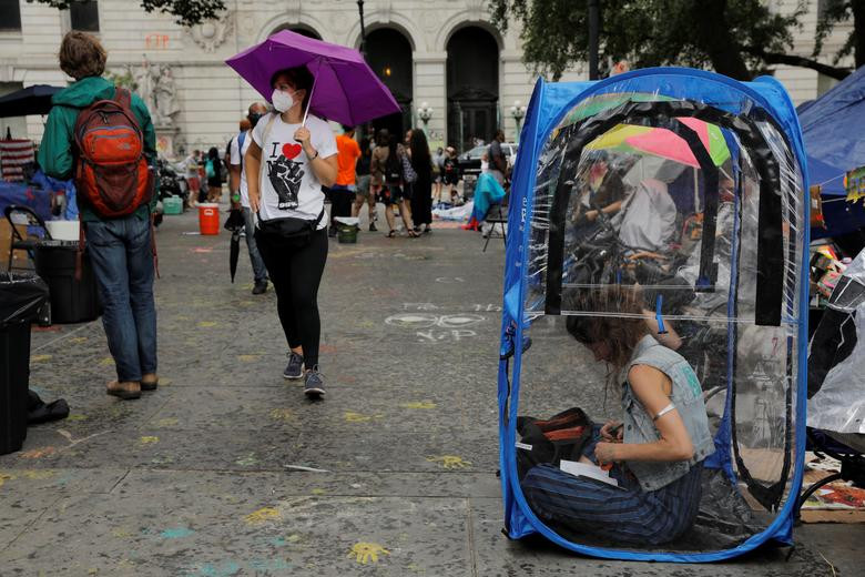 "Đây là một cuộc khủng hoảng mà New York chưa từng phải đối mặt", Joel Kotkin, một người New York bản địa và đang sống ở California, nói với The Mail. Ảnh: Reuters.