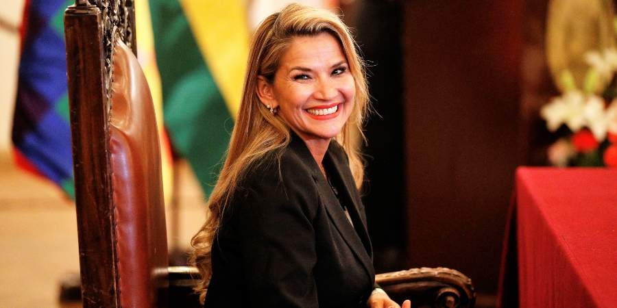 Bà Anez trở thành tổng thống thứ hai ở Nam Mỹ mắc COVID-19, chỉ vài ngày sau khi Tổng thống Brazil Jair Bolsonaro thông báo kết quả xét nghiệm dương tính với virus corona hôm 7/7. Ảnh: NIE.