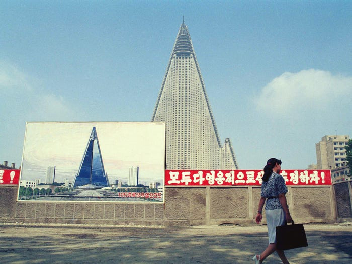 Theo Insider, khách sạn Ryugyong được khởi công xây dựng ở Bình Nhưỡng, thủ đô của Triều Tiên, vào năm 1987. (Nguồn ảnh: Insider)