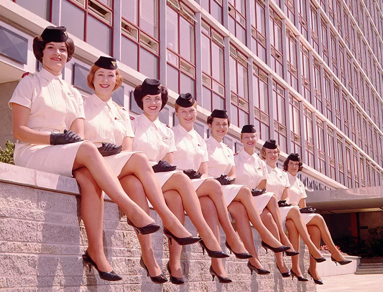 Đồng phục mùa hè của những nữ tiếp viên hàng không National Airways Corporation, năm 1959.