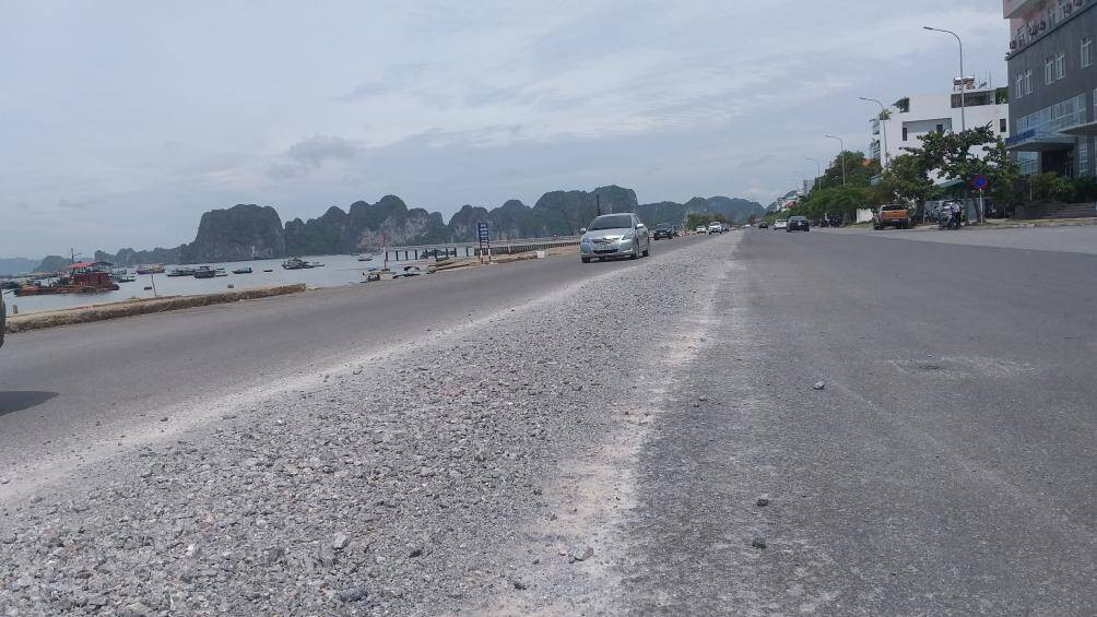 Oto lao xuong bien, 4 nguoi chet: Don vi thi cong “phot lo” chi dao ATGT-Hinh-6