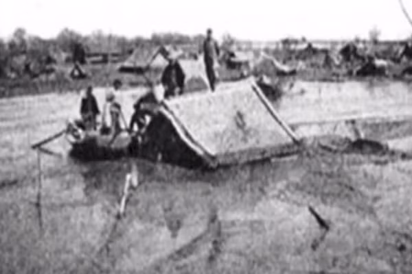 Thiệt hại kinh tế trực tiếp trong thảm họa này ước tính là khoảng 10 tỉ Nhân dân tệ. Mời độc giả xem thêm video: Trung Quốc trước nguy cơ từ đập Tam Hiệp (Nguồn video: VTC Now)