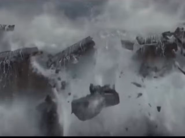 Được biết, đập Bản Kiều không mở hết các cửa xả lũ ngay từ khi cơn bão bắt đầu. Vào lúc các cửa xả lũ được mở hoàn toàn thì đã quá muộn. Nước lên nhanh hơn mực nước có thể xả ra. Trong khi đó, việc truyền tin thông báo lũ đã gặp trục trặc nên cảnh báo không kịp thời, dẫn đến hậu quả thảm khốc khi vỡ đập.