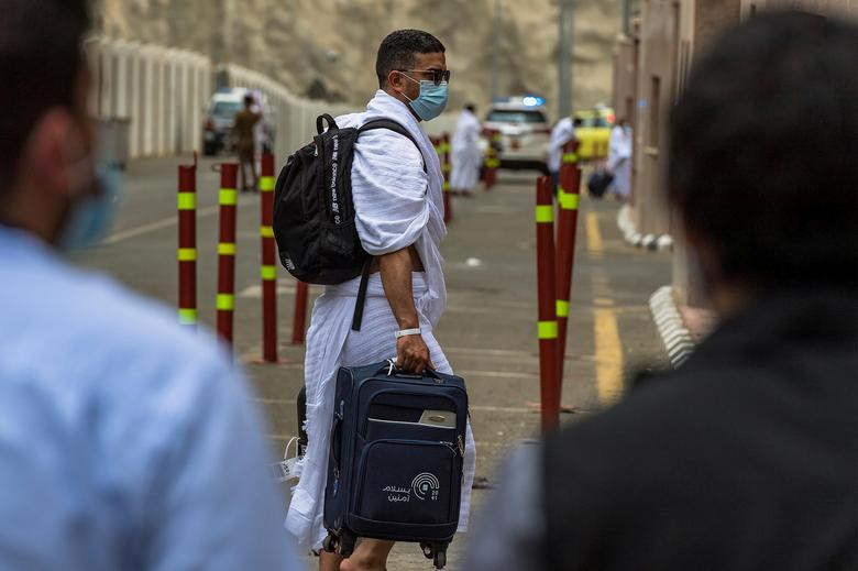 Saudi Arabia cũng đã thiết lập nhiều cơ sở y tế, phòng khám di động và chuẩn bị xe cứu thương để phục vụ người hành hương.