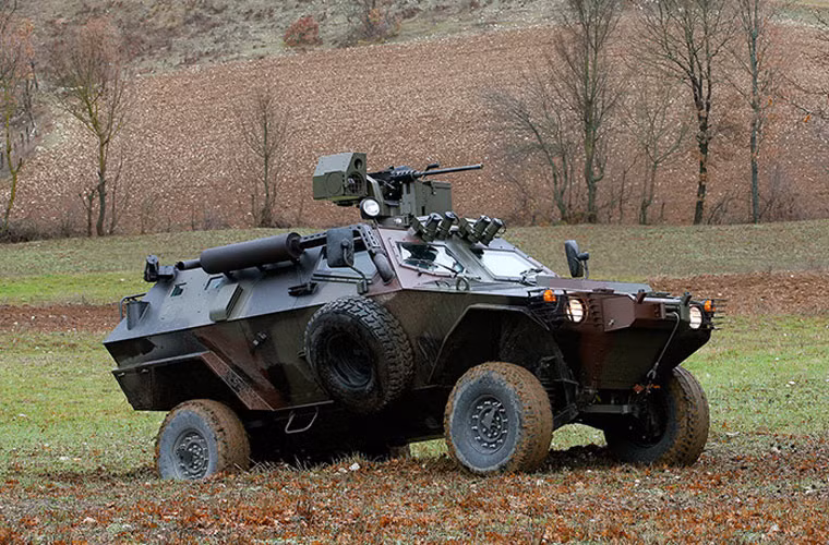 Xe bọc thép chở quân đa dụng Cobra do Otokar chế tạo có thể dùng cho nhiều nhiệm vụ khác nhau. Khung gầm chữ V và thân được làm bàng thép có thể chống lại các vũ khí cá nhân, mảnh bom, đạn và IED. Động cơ V8 6,7 lít cho công suất cực đại 190 mã lực giúp xe có thể đạt tốc độ tối đa lên đến 115km/h.