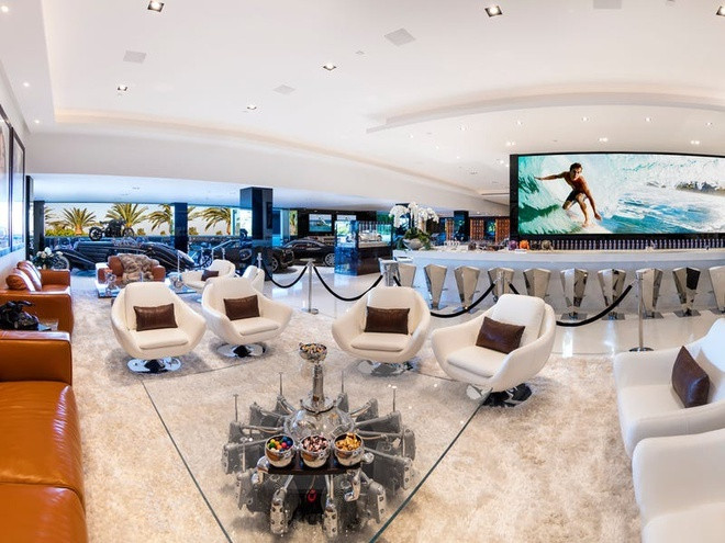 Nội thất được sử dụng trong biệt thự này rất sang trọng, đắt đỏ