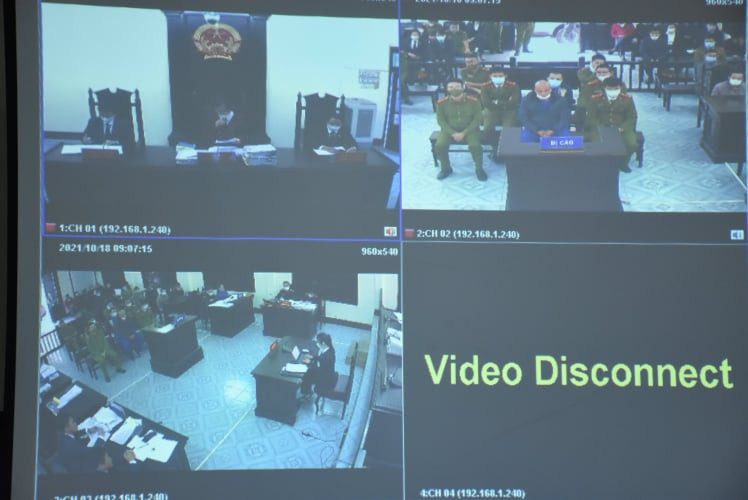 Do không thấy vợ chồng ông Lẫm nên từ ngày 3 đến 19/10/2017, Đường "Nhuệ" chỉ đạo con nuôi Tiến "trắng" xâm nhập, chiếm giữ trái phép và ăn ngủ sinh hoạt tại phòng khách của Công ty Lâm Quyết.