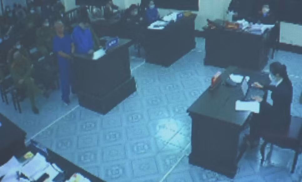 Đại diện viện kiểm sát giữ quyền công tố tại tòa cho rằng dù Nguyễn Xuân Đường không thừa nhận hành vi phạm tội nhưng lời khai của các bị cáo tại cơ quan điều tra và tại phiên tòa đã thể hiện hành vi phạm tội "xâm phạm chỗ ở của công dân".