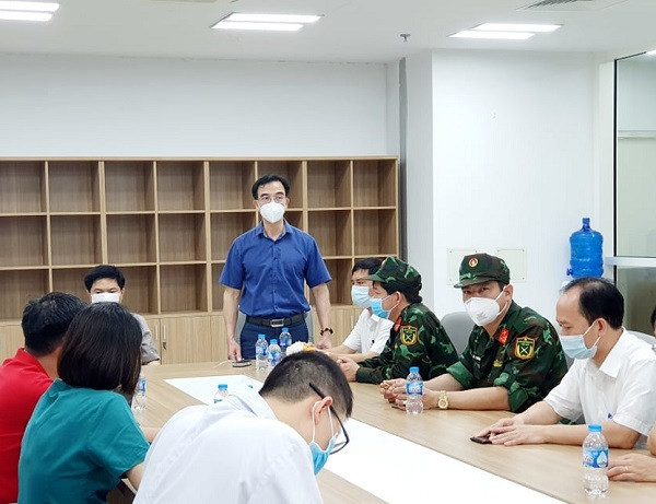 Tại đây, ông làm Giám đốc Trung tâm hồi sức Bệnh viện dã chiến số 16 đặt tại quận 7.