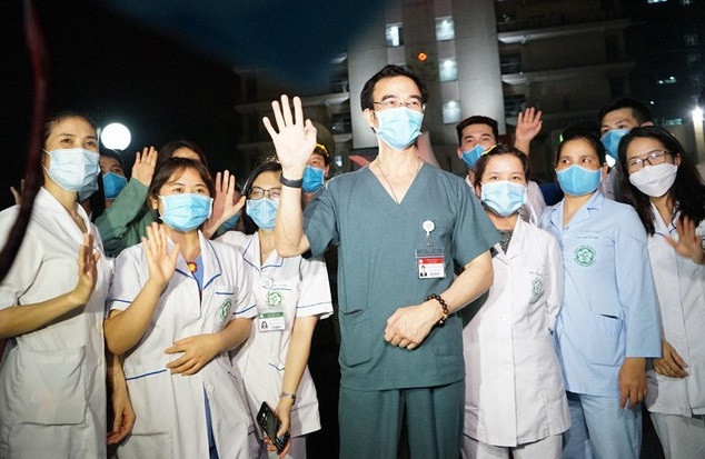 Với những cán bộ có chuyên môn giỏi nhưng không có khả năng lãnh đạo tốt nhất chị nên làm công tác chuyên môn để tránh lãng phí, thiệt hại chất xám. Người lãnh đạo phải là người có trình độ quản lý, am hiểu pháp luật và biết tuân thủ pháp luật.