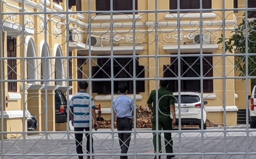 Hai nguoi tu vong khi sua chua tru so Tinh uy Thua Thien Hue