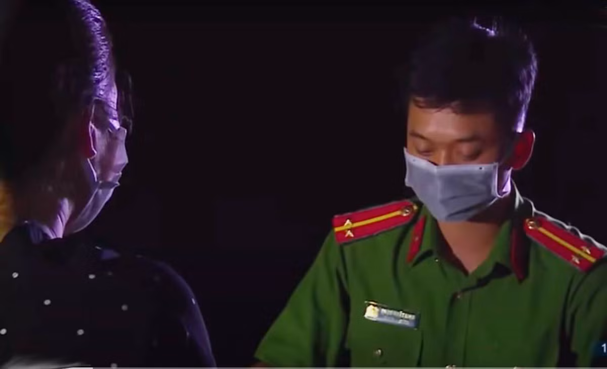 Hanh trinh pha an: 24h giai cuu cac be gai trong “dong quy”