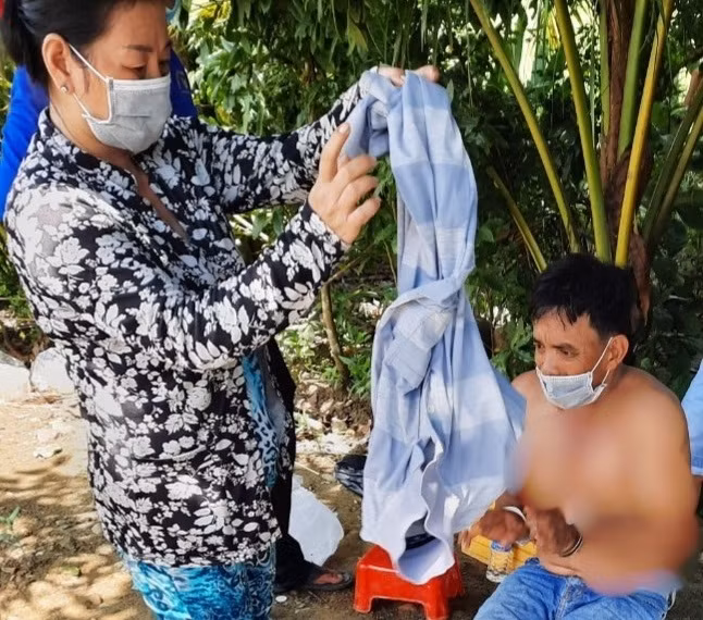 Mới đây, ngày 27/10/2021, tiếp nhận, xử lý phản ánh của người dân qua số điện thoại “Đường dây nóng” của Giám đốc Công an tỉnh An Giang, ngày 24/10/2021, Đội Cảnh sát điều tra tội phạm về hình sự, kinh tế, ma túy Công an huyện Tri Tôn đã bắt quả tang và triệt phá thành công tụ điểm đánh bạc của đối tượng Dương Văn Hiền cùng đồng bọn tại tổ 4, ấp Phú Lâm, xã Lương An Trà. 