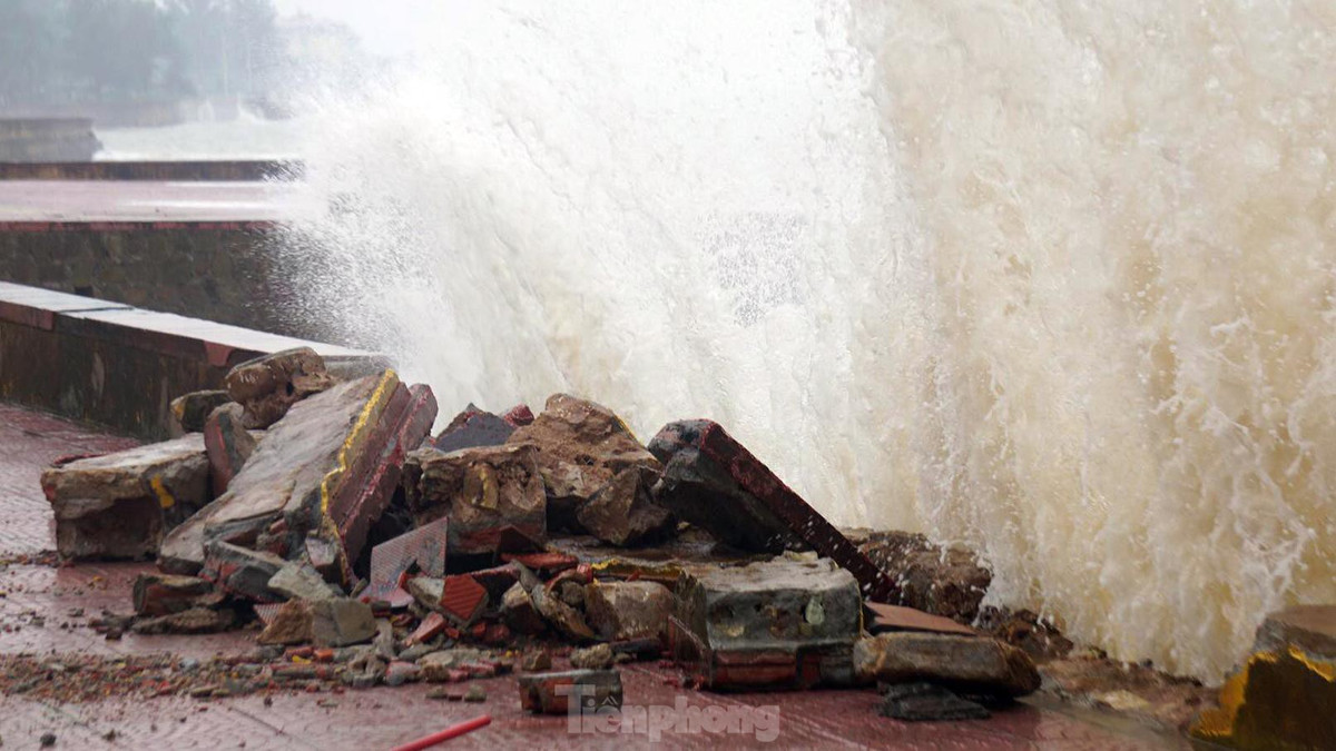 Hang tram met bo ke bien o Do Son bi song danh vo vun-Hinh-4