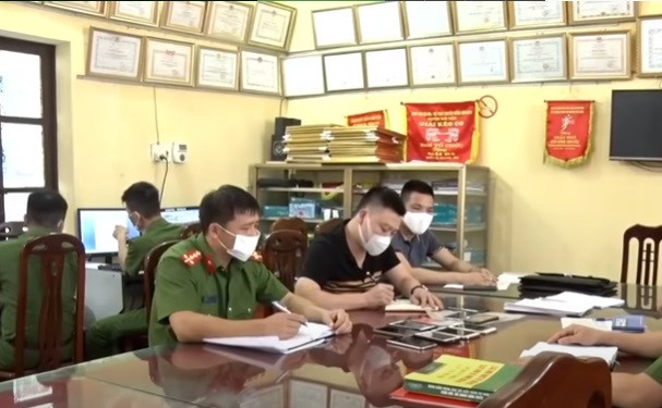 Xác định việc bé gái mất tích là có thật, vụ việc có dấu hiệu lôi kéo mua bán người, Công an huyện Hải Hậu lập tức báo cáo Công an tỉnh Nam Định. Người đứng đầu Công an tỉnh Nam Định nhận định, tính chất nghiêm trọng của vụ việc không chỉ nằm ở chỗ nạn nhân đang ở tuổi vị thành niên mà hơn thế, thủ phạm đã đưa nạn nhân ra khỏi địa bàn tỉnh. Nếu không nhanh chóng xác định vị trí đối tượng giam giữ nạn nhân, nhiều khả năng, chúng sẽ ngày một đi xa, việc giải cứu bé gái sẽ khó khăn.