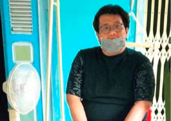 Nham Hoang Khang: Tu “nguoi hung” phanh phui ngam tien tu thien den xo kham-Hinh-2