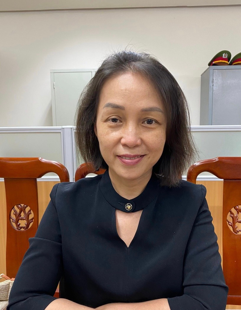 Nguyễn Thị Dung Hạnh, nguyên Kế toán trưởng, Ủy viên Hội đồng mua sắm, Thành viên Tổ thẩm định đấu thầu Bệnh viện Tim Hà Nội;