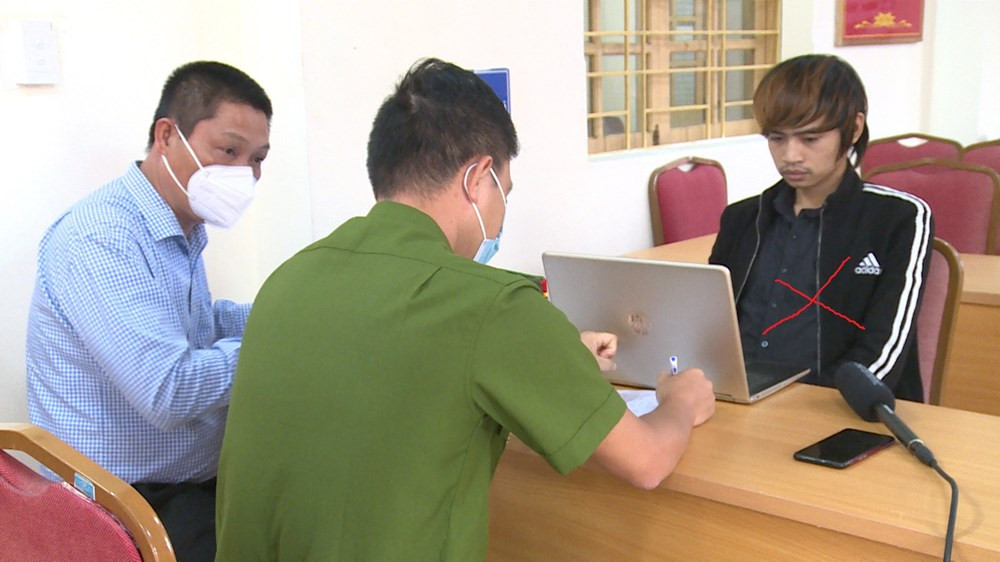 Bat doi tuong tu lap quy tu thien, chiem doat 600 trieu dong