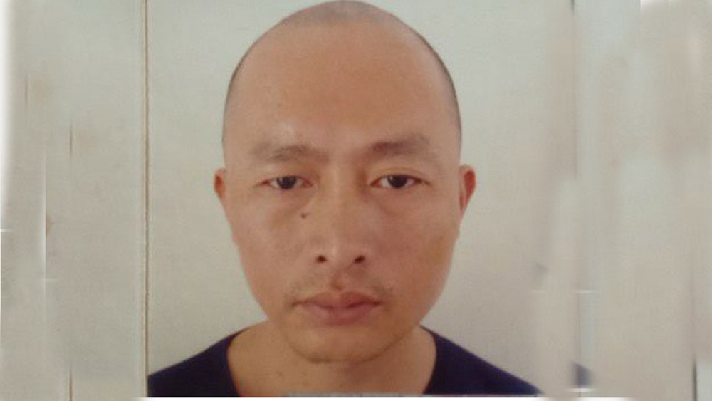 Trần Văn Hiếu là con cả trong gia đình. Năm 18 tuổi Hiếu nhập ngũ tại tỉnh Lạng Sơn. Khi trở về, Hiếu học nghề rồi lấy vợ, chuyển đến Lạng Sơn sinh sống và có 2 người con. 