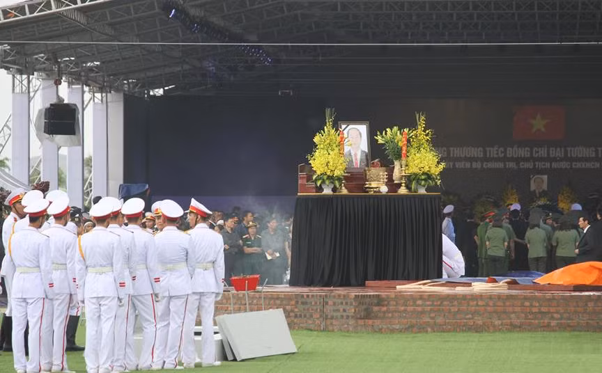 Chu tich nuoc Tran Dai Quang da an nghi tai que nha-Hinh-18