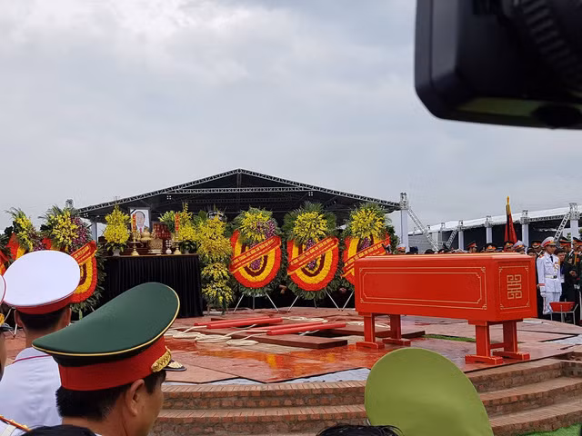 Chu tich nuoc Tran Dai Quang da an nghi tai que nha-Hinh-15