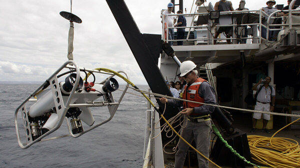 Mặc dù có nhiều giả thuyết được đưa ra, song vẫn chưa ai có thể khẳng định về nguồn gốc chính xác của chúng. Bí ẩn chưa được giải đáp gợi nhớ đến "con đường gạch vàng" dưới nước mà các nhà thám hiểm đại dương đã phát hiện trên đỉnh ngọn núi dưới nước gần Hawaii.