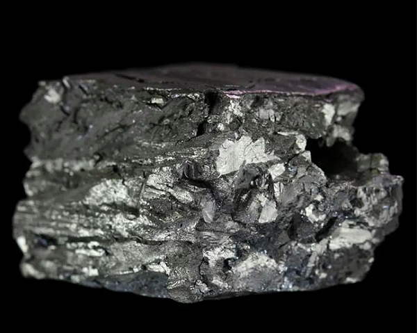 Thời gian gần đây, các nhóm khảo sát của Trung Quốc đã tìm thấy nhiều mỏ kim loại quý hiếm, trong đó có một trong những nguyên tố hiếm nhất là beryli.