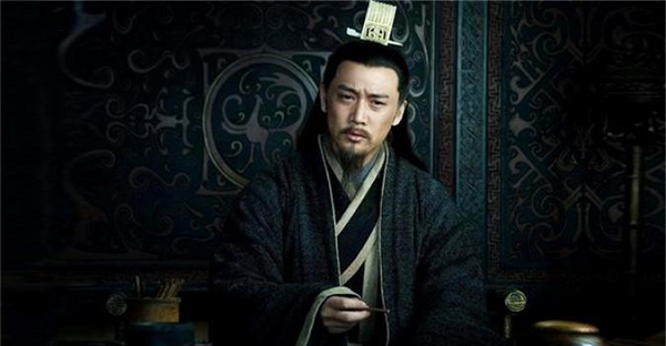 Tương truyền rằng, để giữ bí mật vị trí an nghỉ của mình, Gia Cát Lượng từng để lại lời trăn trối về việc chọn nơi chôn cất: Cho 4 người lính khiêng quan tài đi một mạch về phía nam, tới khi dây đứt, gậy gãy ở nơi nào thì hạ táng nơi đó.