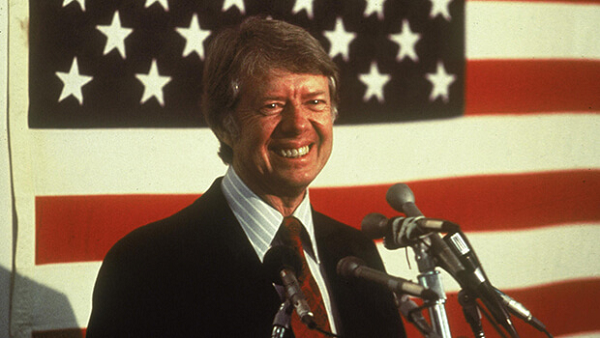 Tổng thống Mỹ Jimmy Carter từng chia sẻ rằng ông đã nhìn thấy một vật thể màu sáng trắng, sau đó chuyển màu từ xanh tới đỏ, đen rồi trở lại thành trắng trước khi lùi xa dần về phía Leary, bang Georgia (Mỹ) năm 1969. Năm 1976, một năm trước khi ông đắc cử chức tổng thống Mỹ (1977 - 1981), ông Caters từng quả quyết: "Nếu trở thành tổng thống, tôi sẽ công khai mọi thông tin mà nước Mỹ có về việc quan sát được UFO cho công chúng và các nhà khoa học".