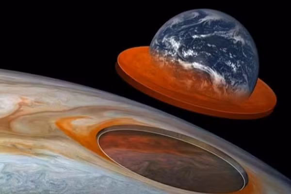 Siêu bão Great Red Spot được ghi nhận lần đầu vào năm 1831. Một phép đo đạc nhiều năm sau đó (khoảng cuối thế kỷ 19) cho thấy cơn bão khổng lồ có đường kính 56.000 km, đủ để nuốt chửng 4 trái đất được xếp cạnh nhau.