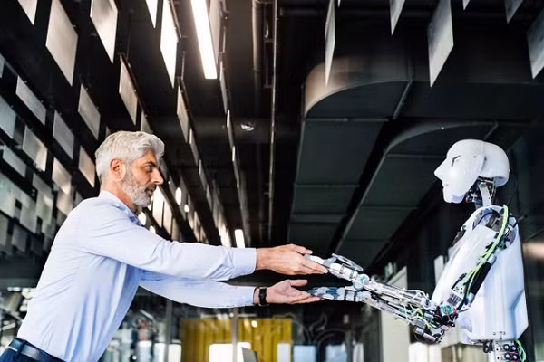 Nhiều chuyên gia tin AI có nhận thức đang bắt đầu hình thành. Jack Clark, người phụ trách Báo cáo Chỉ số AI của Đại học Stanford, cho rằng ngày nay AI đang tiến bộ hơn rất nhiều, kể cả ở các lĩnh vực mà con người vượt trội trước đây.