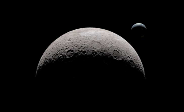 Tàu không gian Apollo cách đây hơn 50 năm đã đến các vùng xích đạo của Mặt Trăng, nơi có ánh sáng ban ngày kéo dài đến 2 tuần.