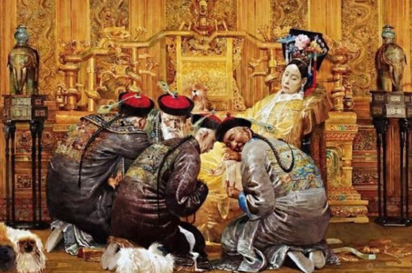 Trong miệng Từ Hy ngậm một viên minh châu, tương truyền có thể phát sáng trong đêm từ ngoài 100 bước; trên cổ đeo 3 xâu chuỗi, trong đó 2 chuỗi bằng trân châu, 1 chuỗi bằng hồng bảo thạch; mình mặc lễ phục dệt bằng sợi tơ vàng; tay cầm một nhánh hoa sen bằng ngọc.