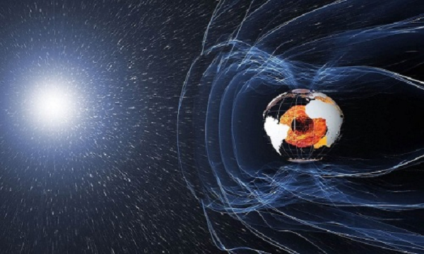 Nơi đây thường xuyên có chớp sáng lớn không đi kèm âm thanh nào. Nó cũng làm nhiễu loạn những máy tính trong phạm vi gần và khiến con người tiếp xúc với lượng bức xạ cao hơn. Do đó, nơi đây được mệnh danh là “Tam giác Bermuda của vũ trụ”.