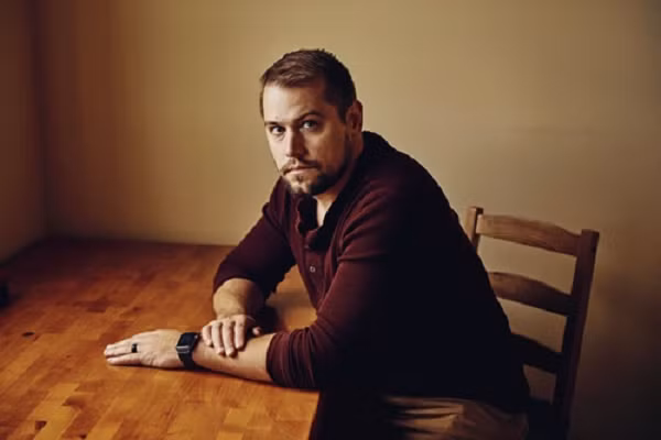 Tuy nhiên chương trình này bị khép lại vào năm 2012 do thiếu kinh phí, nhưng cựu lãnh đạo chương trình Luis Elizondo cho biết nó vẫn được tiếp tục dưới các hình thức khác. Lầu Năm Góc vẫn bí mật điều tra UFO.